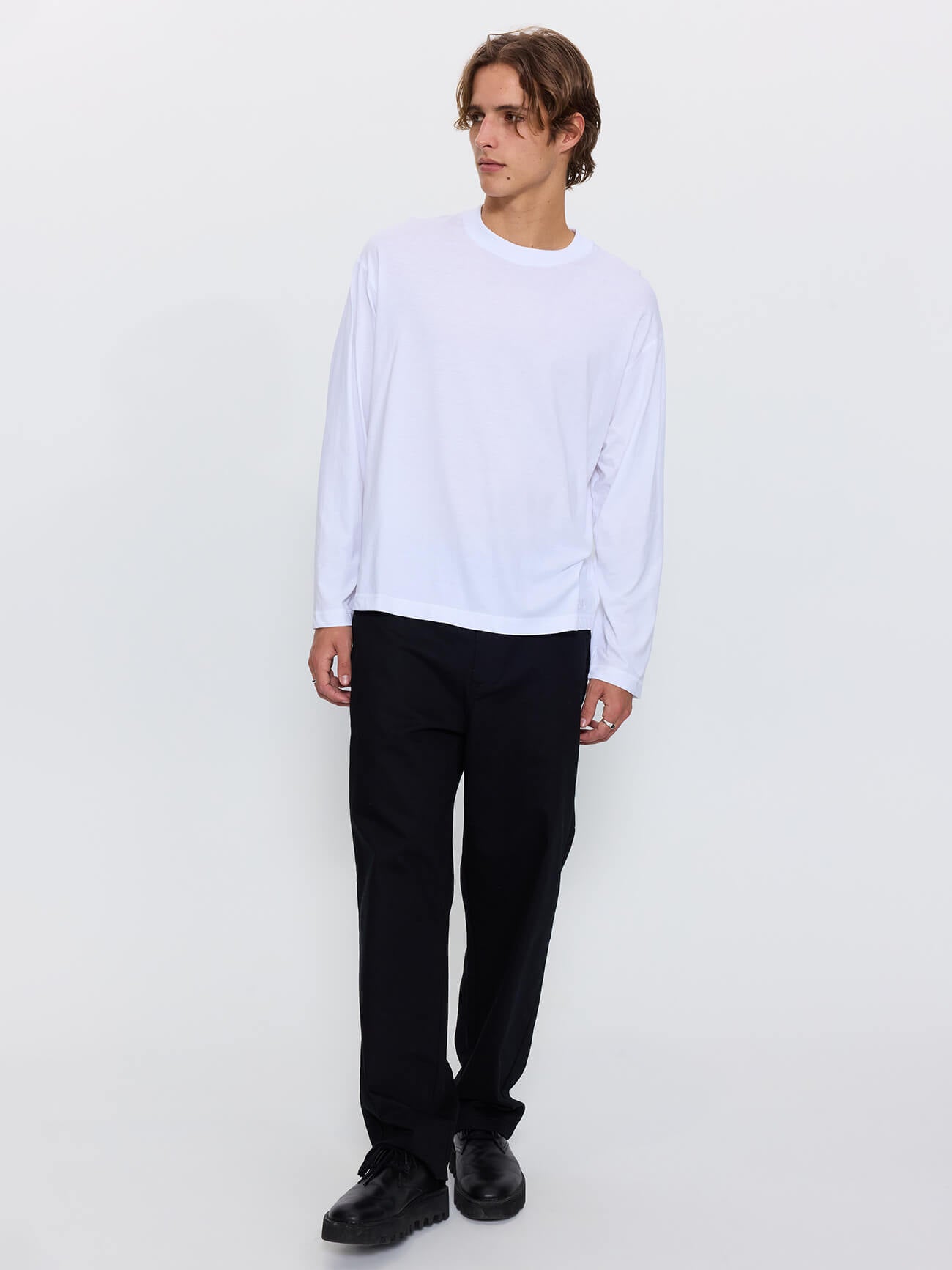 Minimal Thrills Embro Box Crop Long Sleeve Tee - White XS
