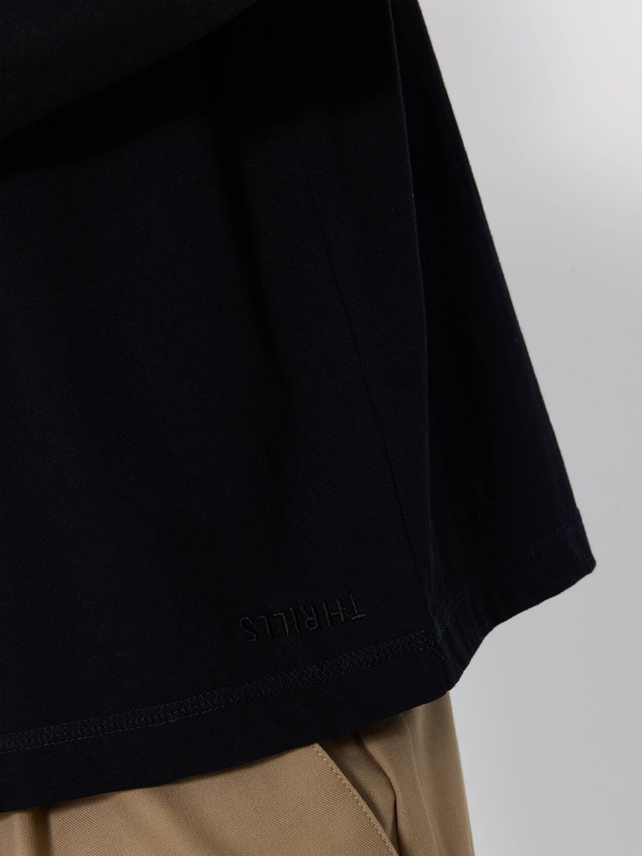 Minimal Thrills Embro Box Crop Long Sleeve Tee - Black XS
