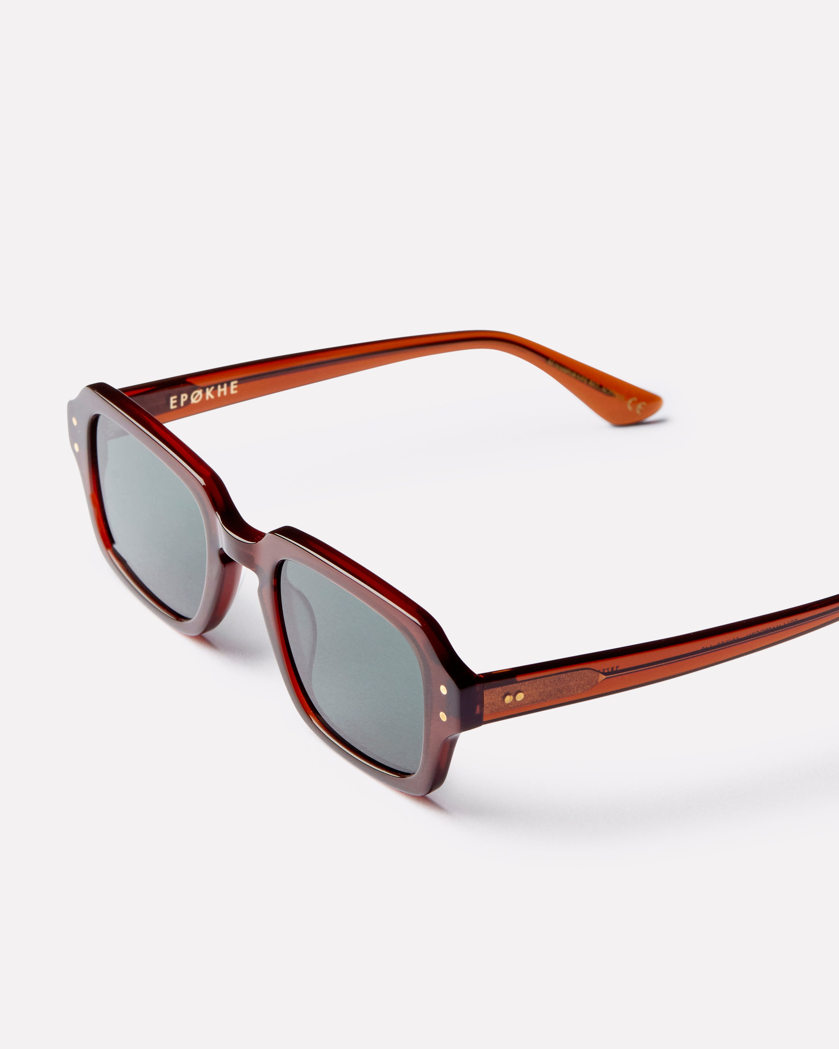 EPOKHE Stereo - Maple Polished / Brown