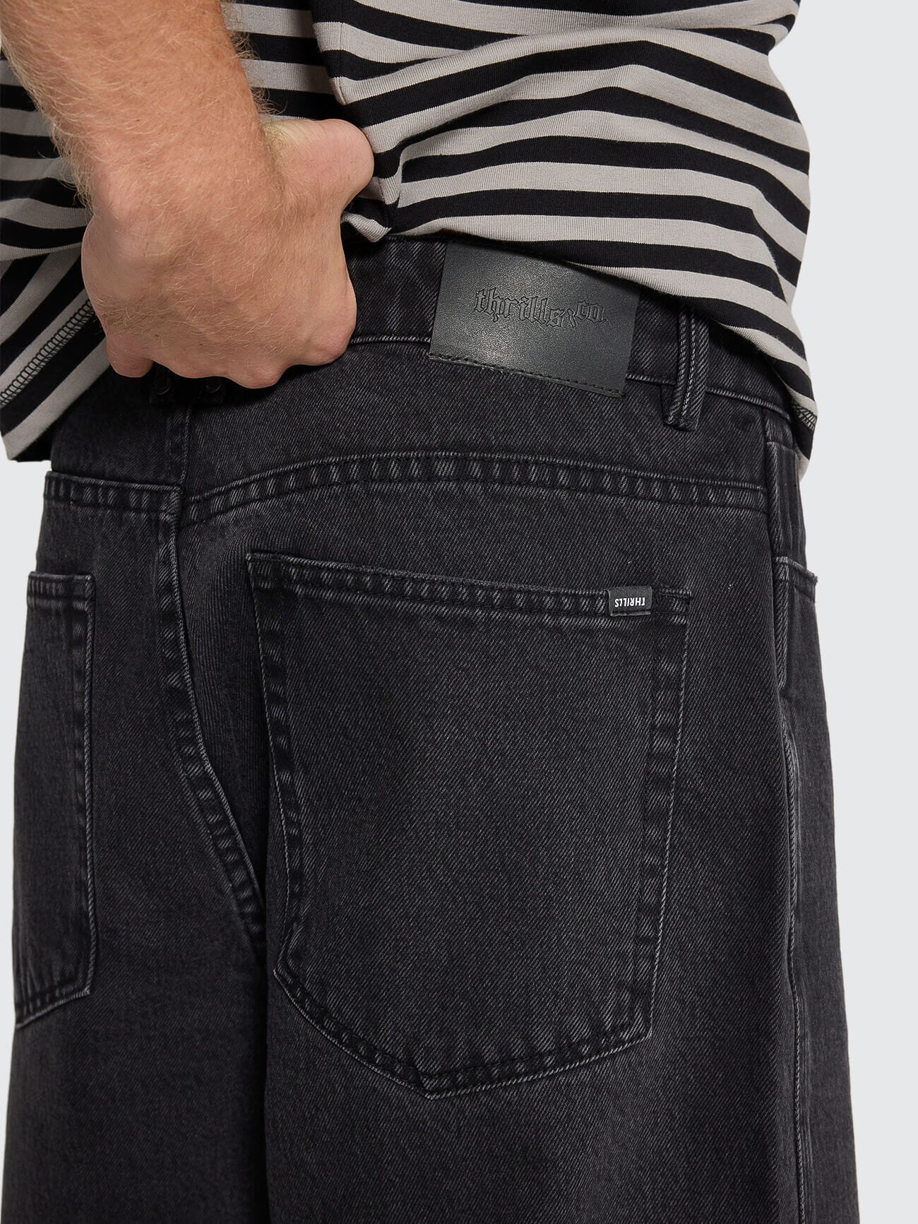 Mid Slacker Relaxed Denim Short - Aged Black 26
