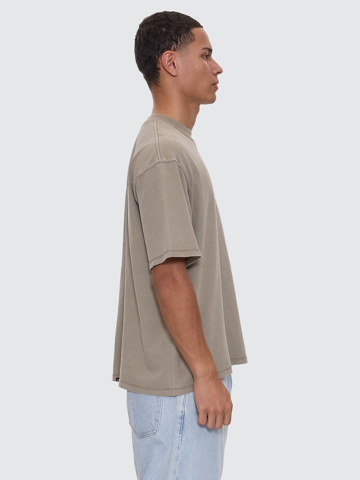 Lost In Paradise Embro Box Fit Cropped Tee - Aluminium