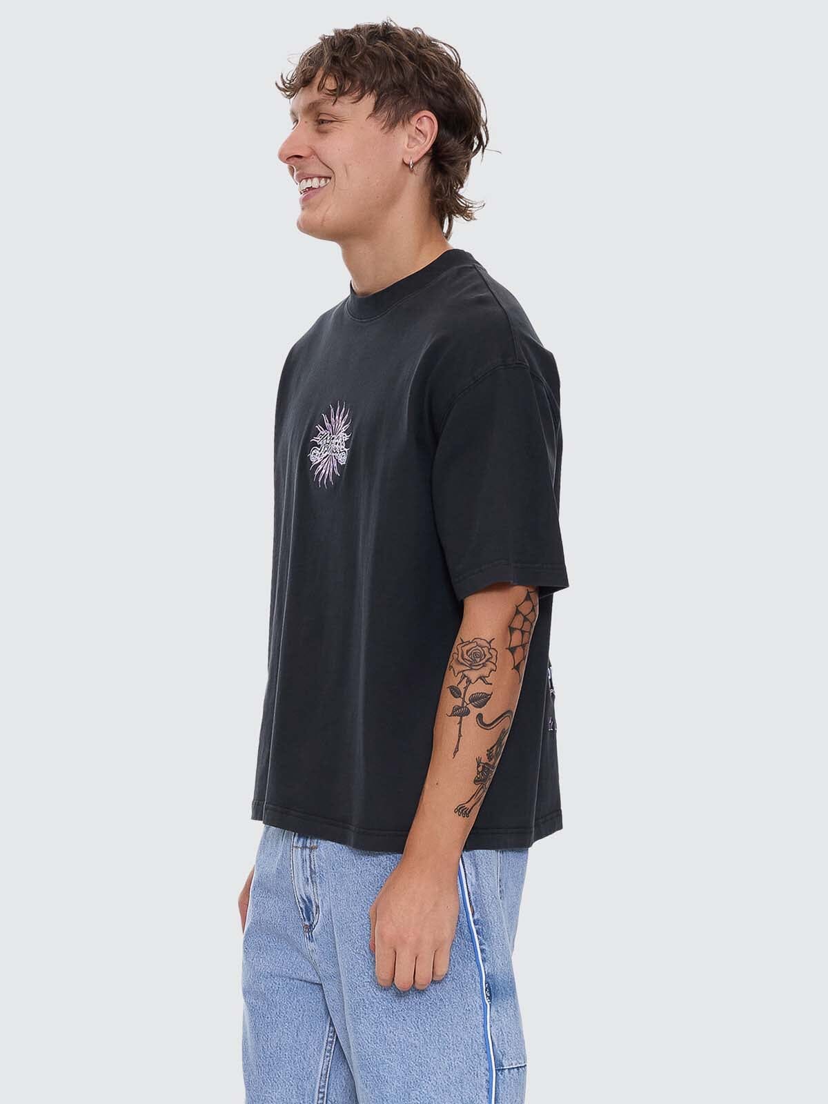 Peace Power Embro Box Fit Oversize Cropped Tee - Pirate Black XS