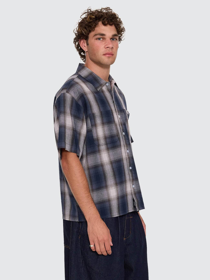 Shadow Runner Cropped Short Sleeve Shirt - Total Eclipse XS