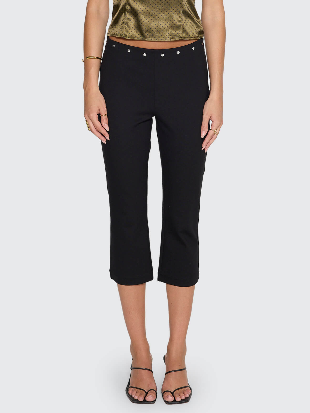 Zephyr Capri Pant - Black 4