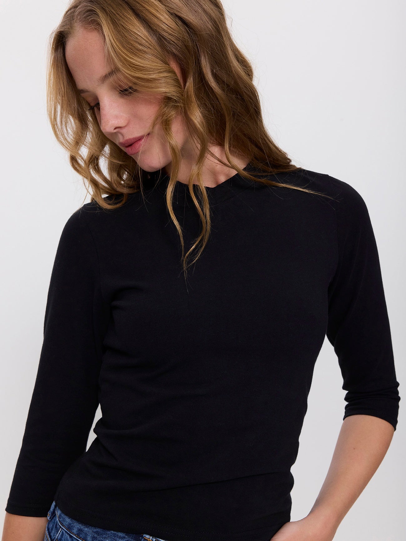 Annie V-Neck 3/4 Sleeve Top - Black 4