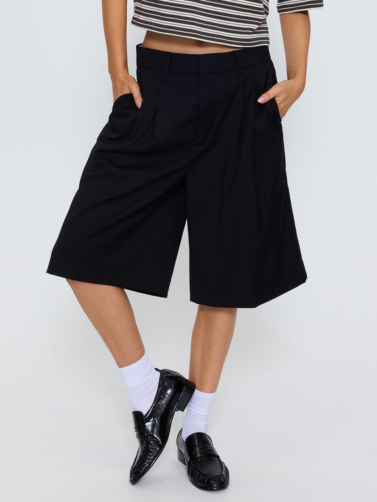Banks Pleated Short - Black 4