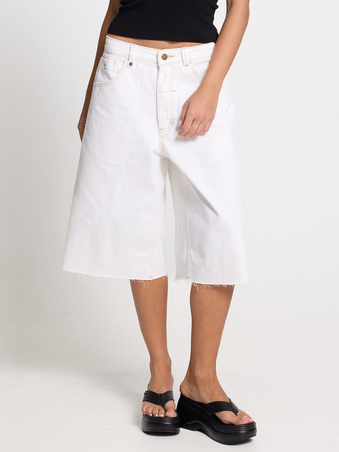 Darcy Low Rise Embro Short - Vintage White