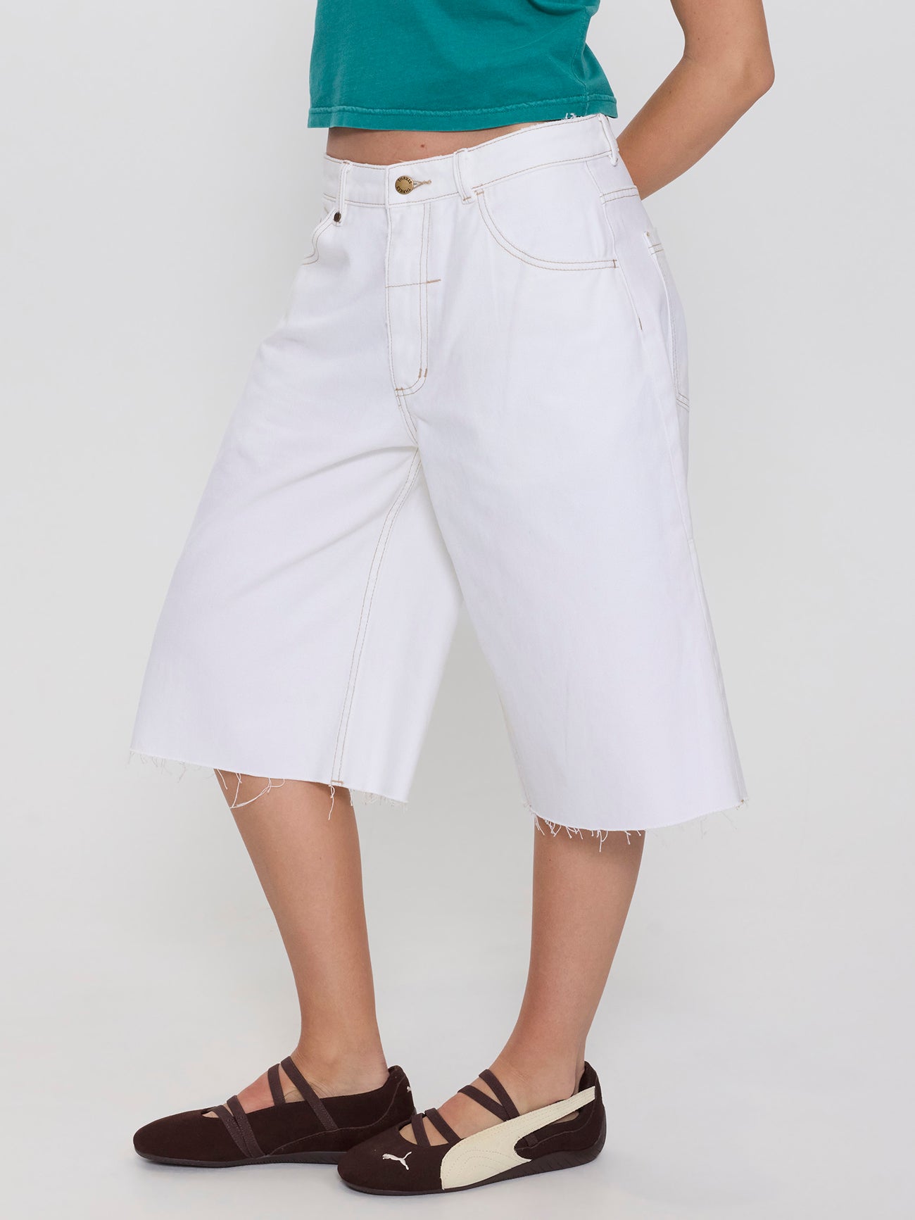 Darcy Low Rise Embro Short - Vintage White 4