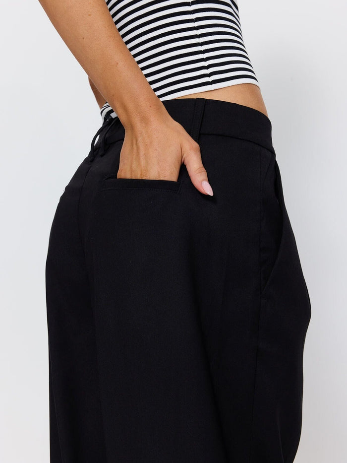 Banks Pleated Low Rise Pant - Black 4