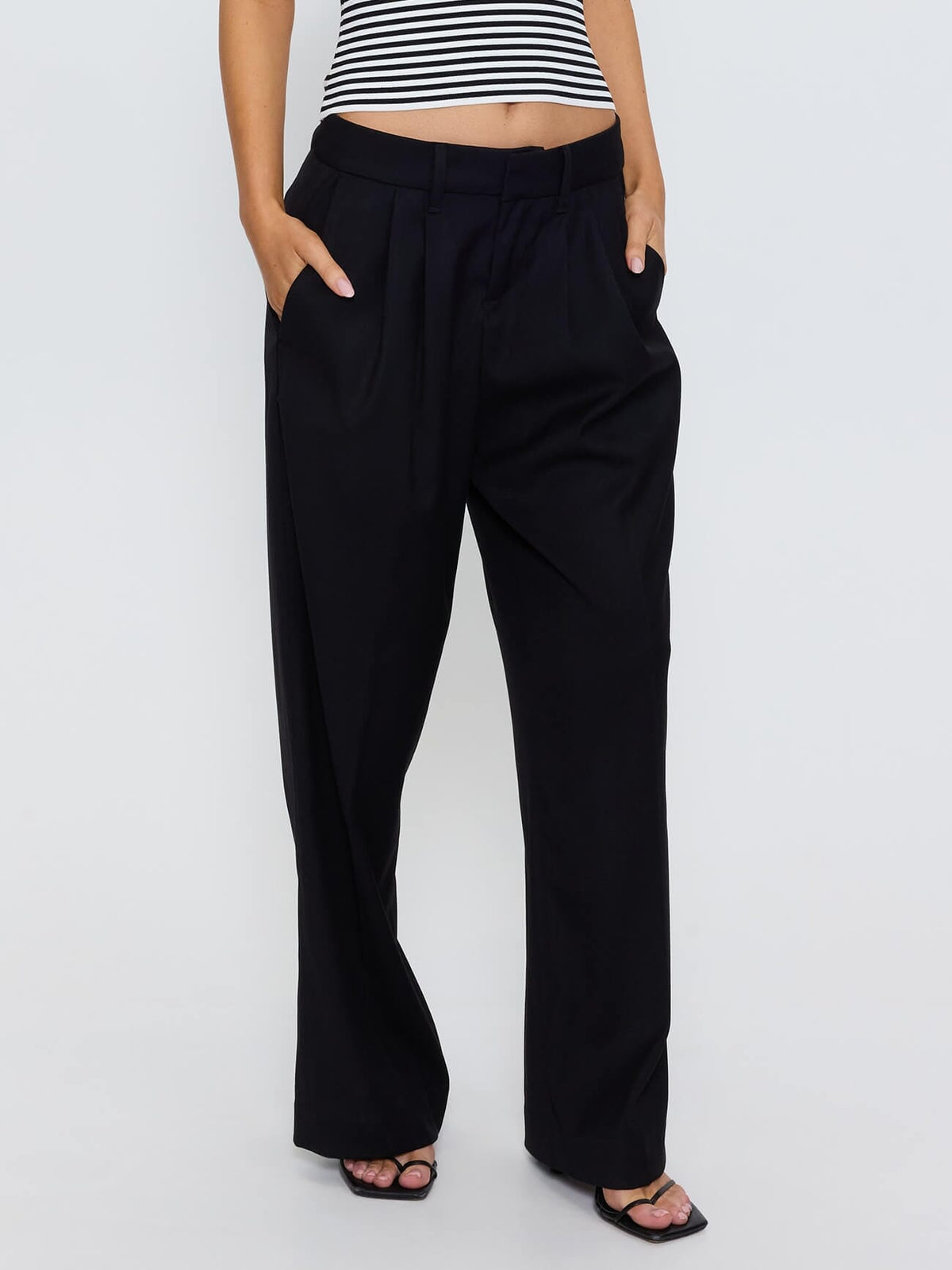 Banks Pleated Low Rise Pant - Black 4