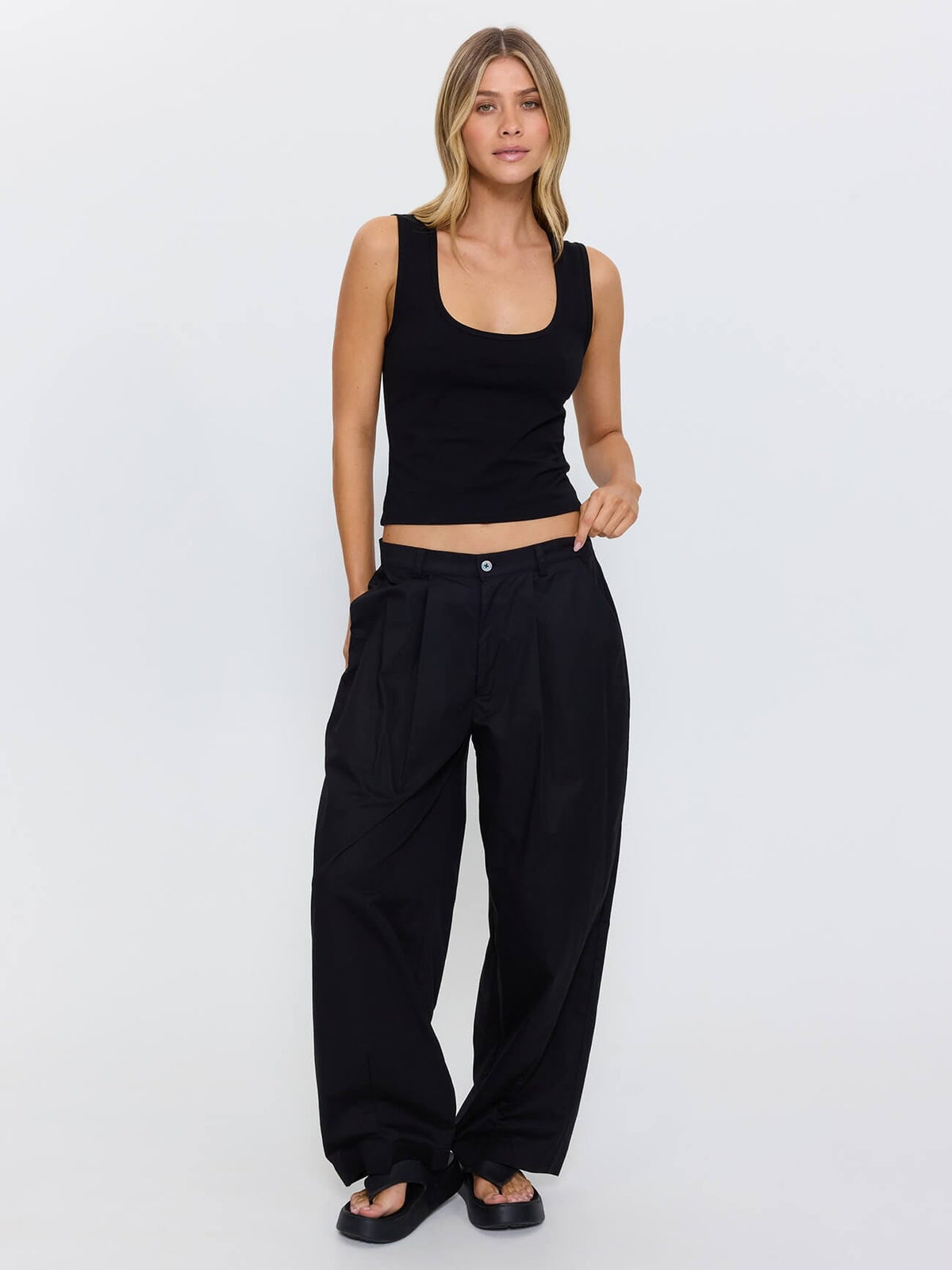 Freddie Tapered Pleat Pant - Black 4