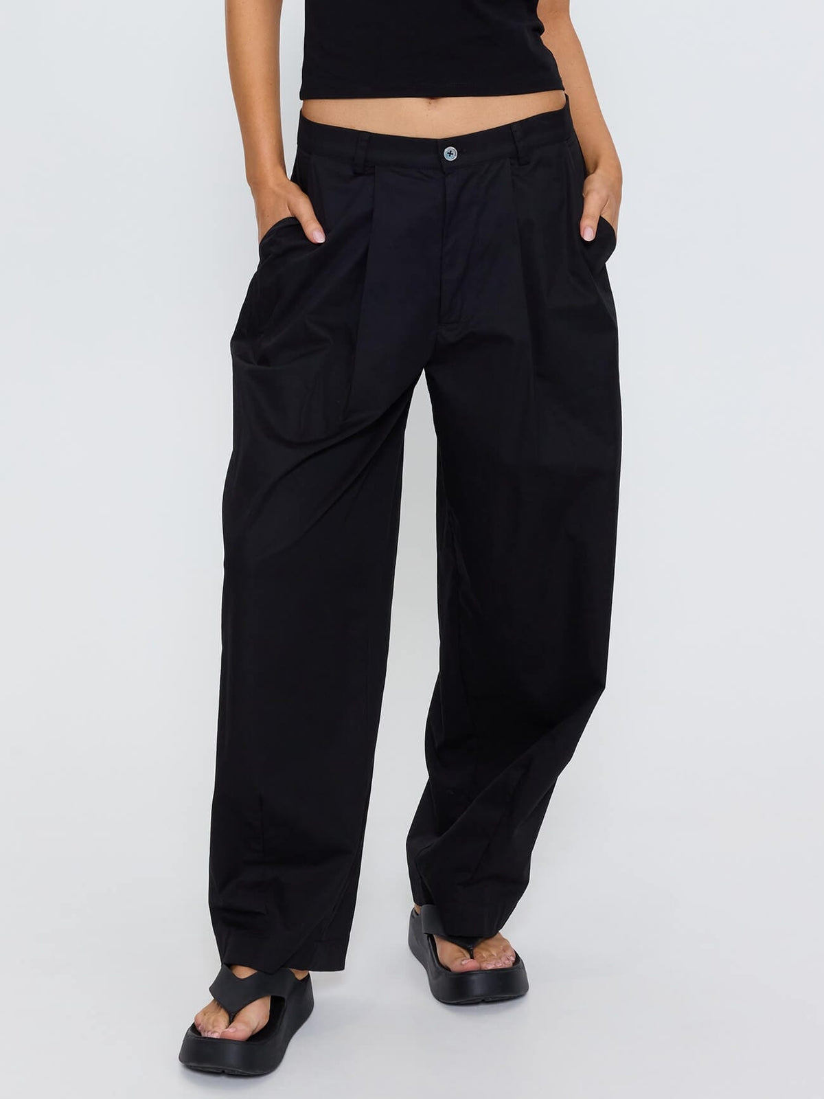 Freddie Tapered Pleat Pant - Black 4