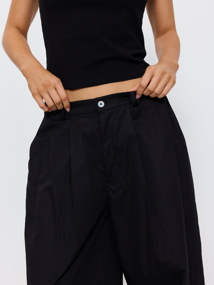 Freddie Tapered Pleat Pant - Black 4