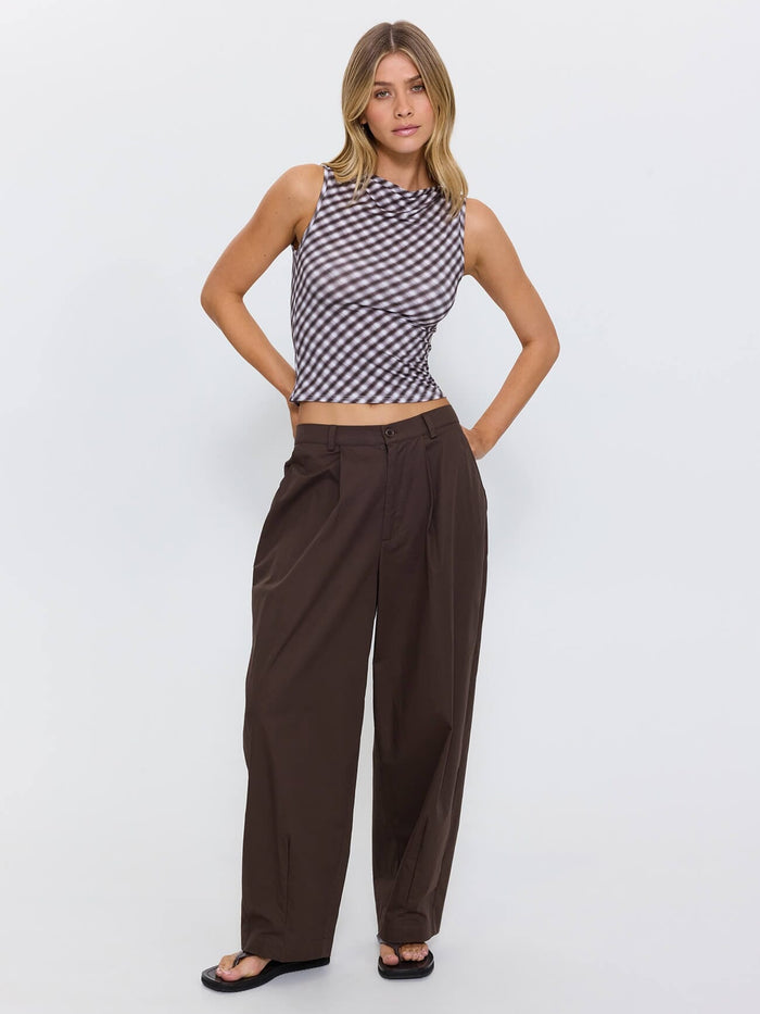 Freddie Tapered Pleat Pant - Brown 4