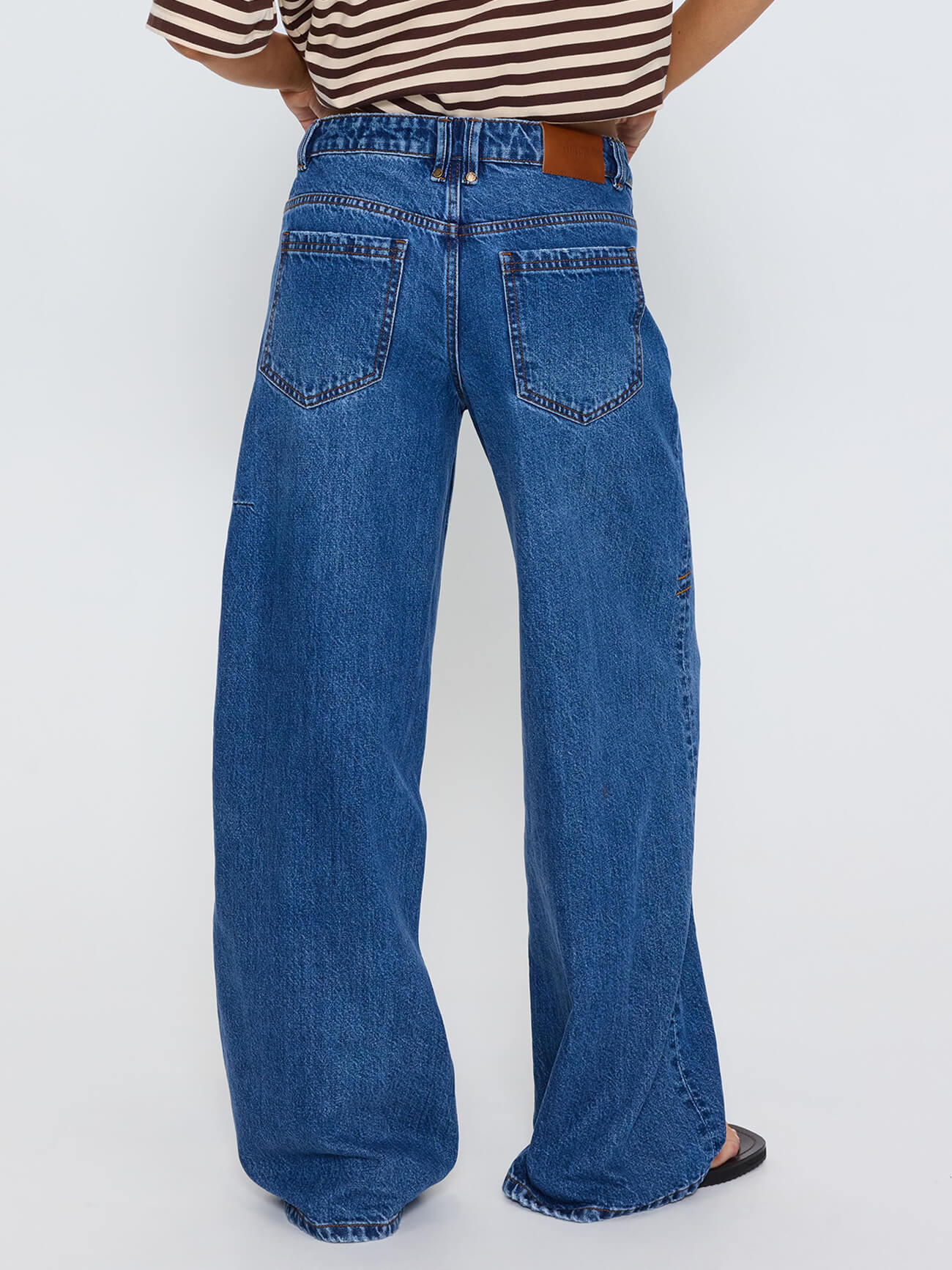 Hunter Low Rise Wide Jean - Darker Dust Blue 4
