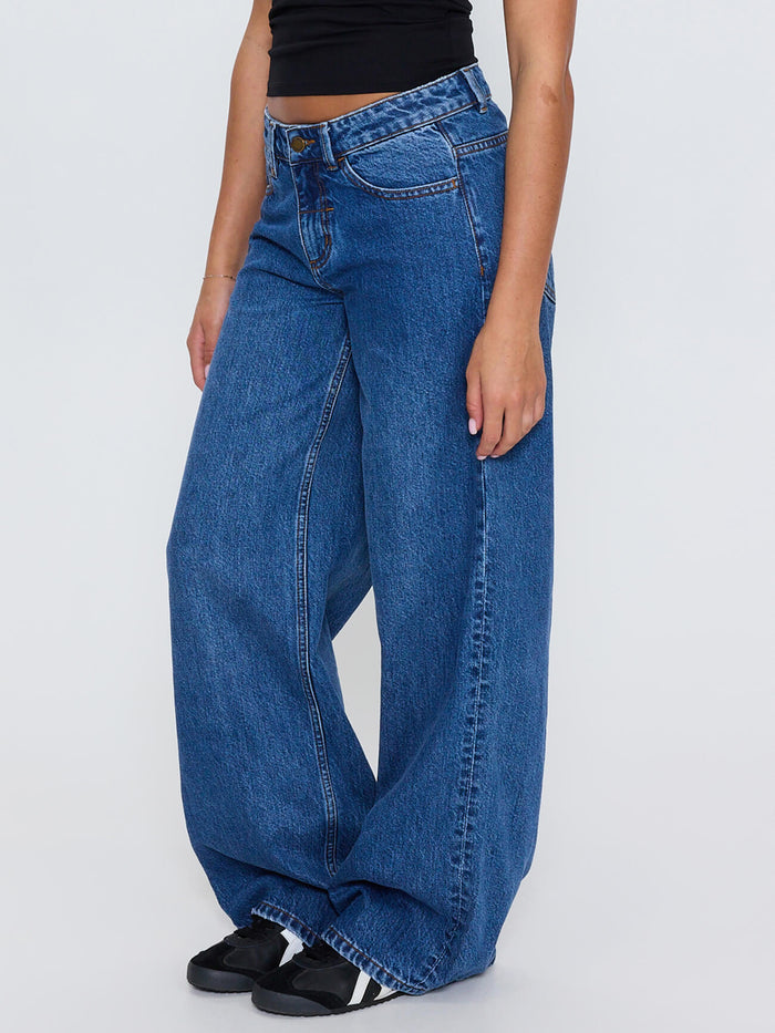 Hunter Low Rise Wide Jean - Darker Dust Blue 4