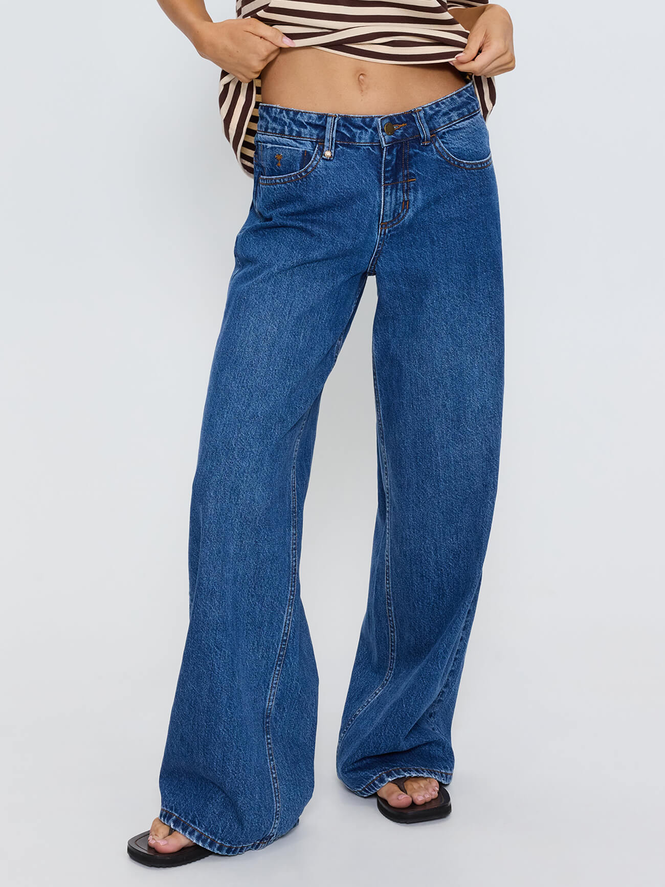Hunter Low Rise Wide Jean - Darker Dust Blue 4