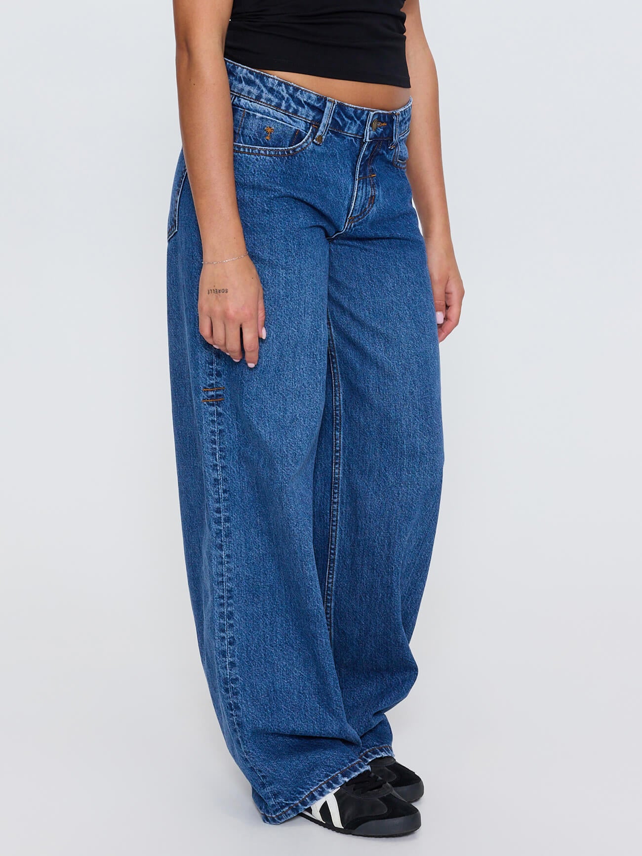 Hunter Low Rise Wide Jean - Darker Dust Blue 4
