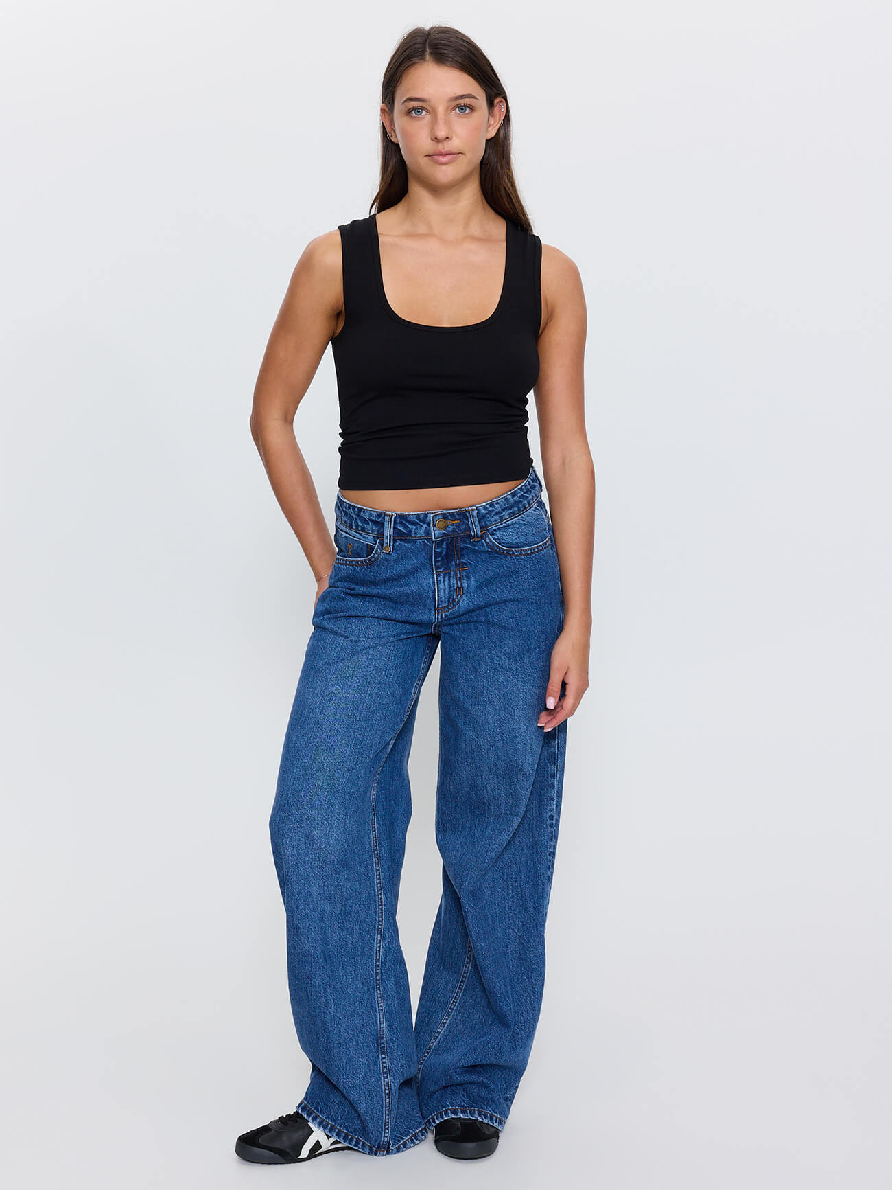 Hunter Low Rise Wide Jean - Darker Dust Blue 4