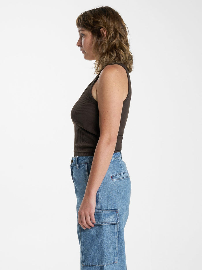Hard Yakka X Thrills Ribbed Plunge Tank - Postal Brown