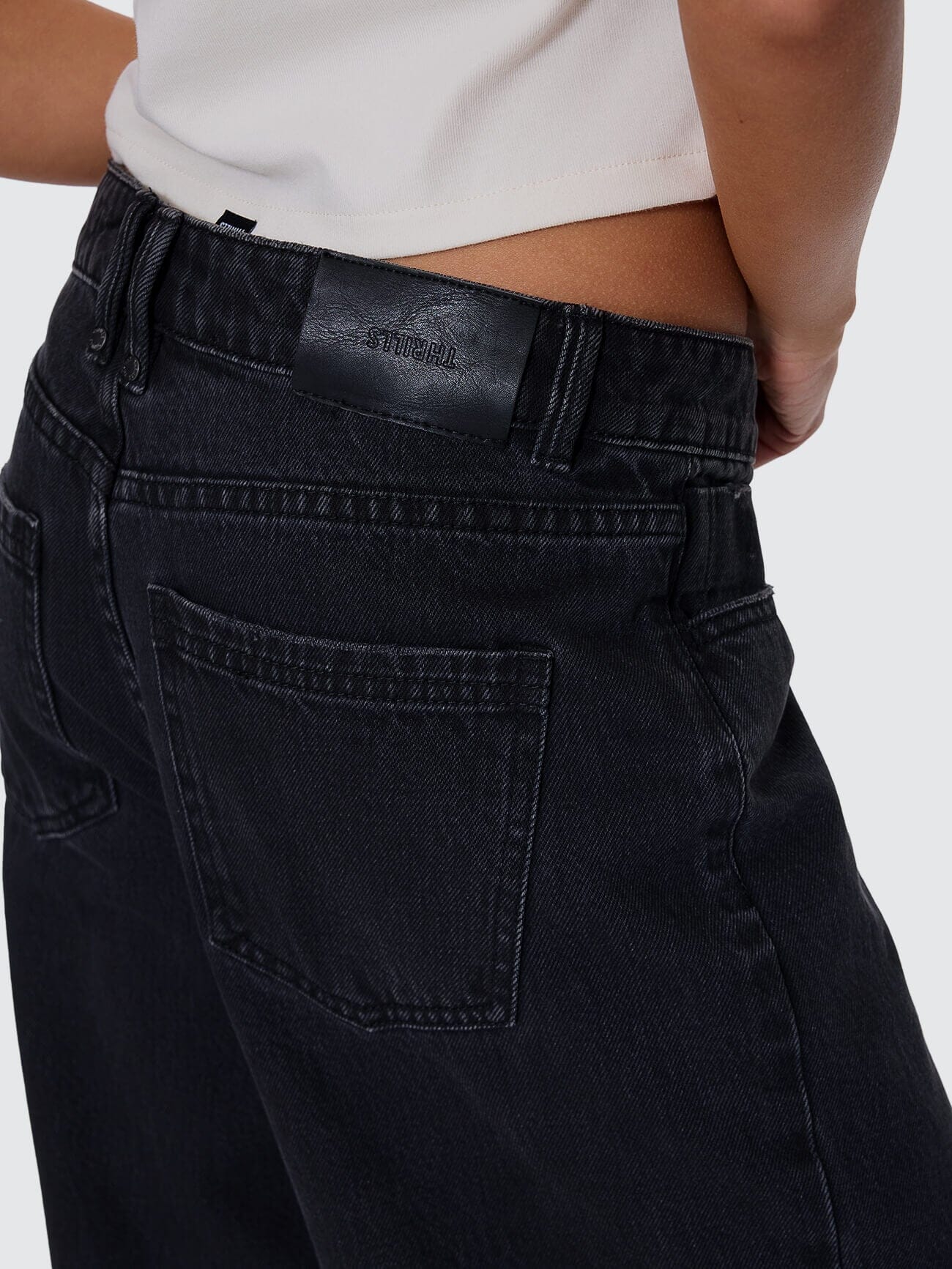 Billie Low Rise Baggy Jean - Aged Black 4