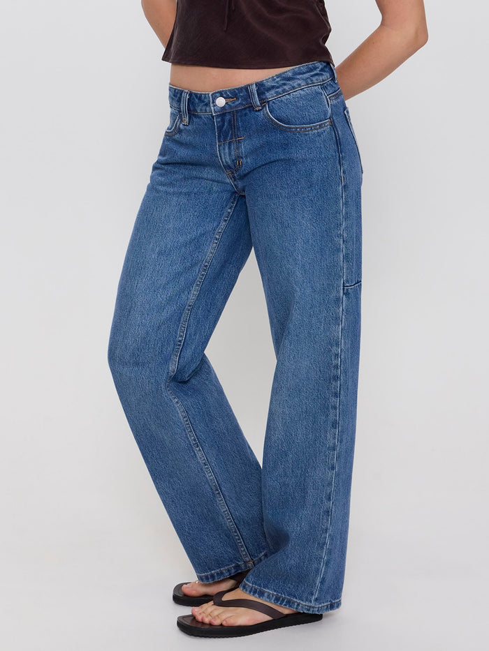 Saskia Low Rise Straight Jean - Darker Dust Blue 4
