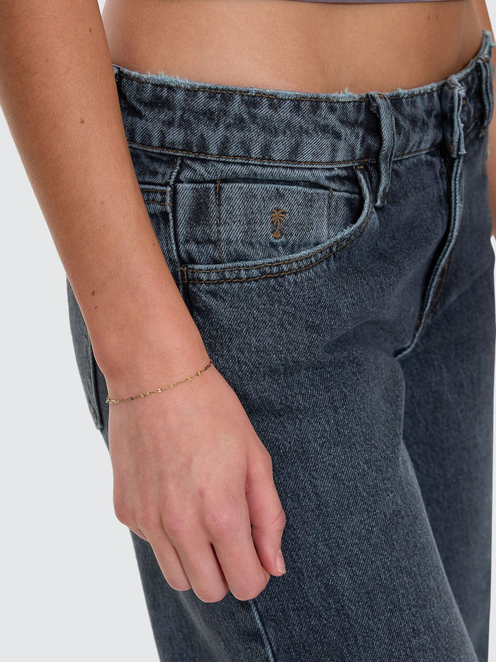 Saskia Low Rise Straight Jean - Metal Blue 4