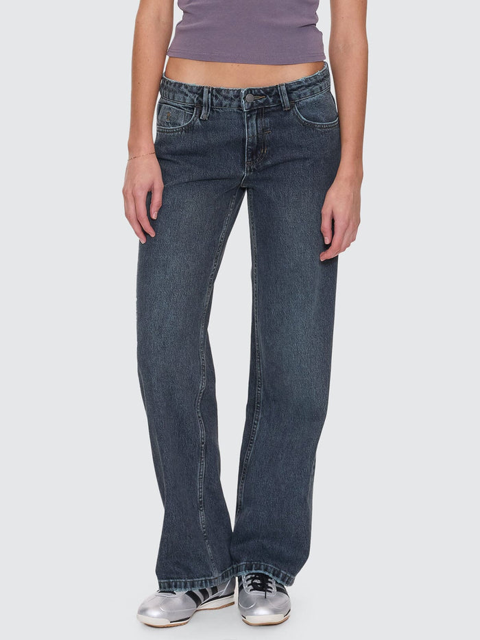 Saskia Low Rise Straight Jean - Metal Blue 4