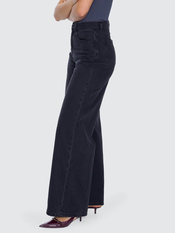 Hunter High Rise Wide Jean - Aged Black 4