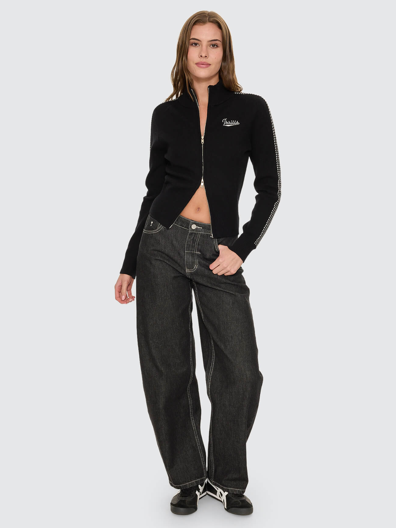 Sloane Low Rise Barrel Jean - Raw Black 4