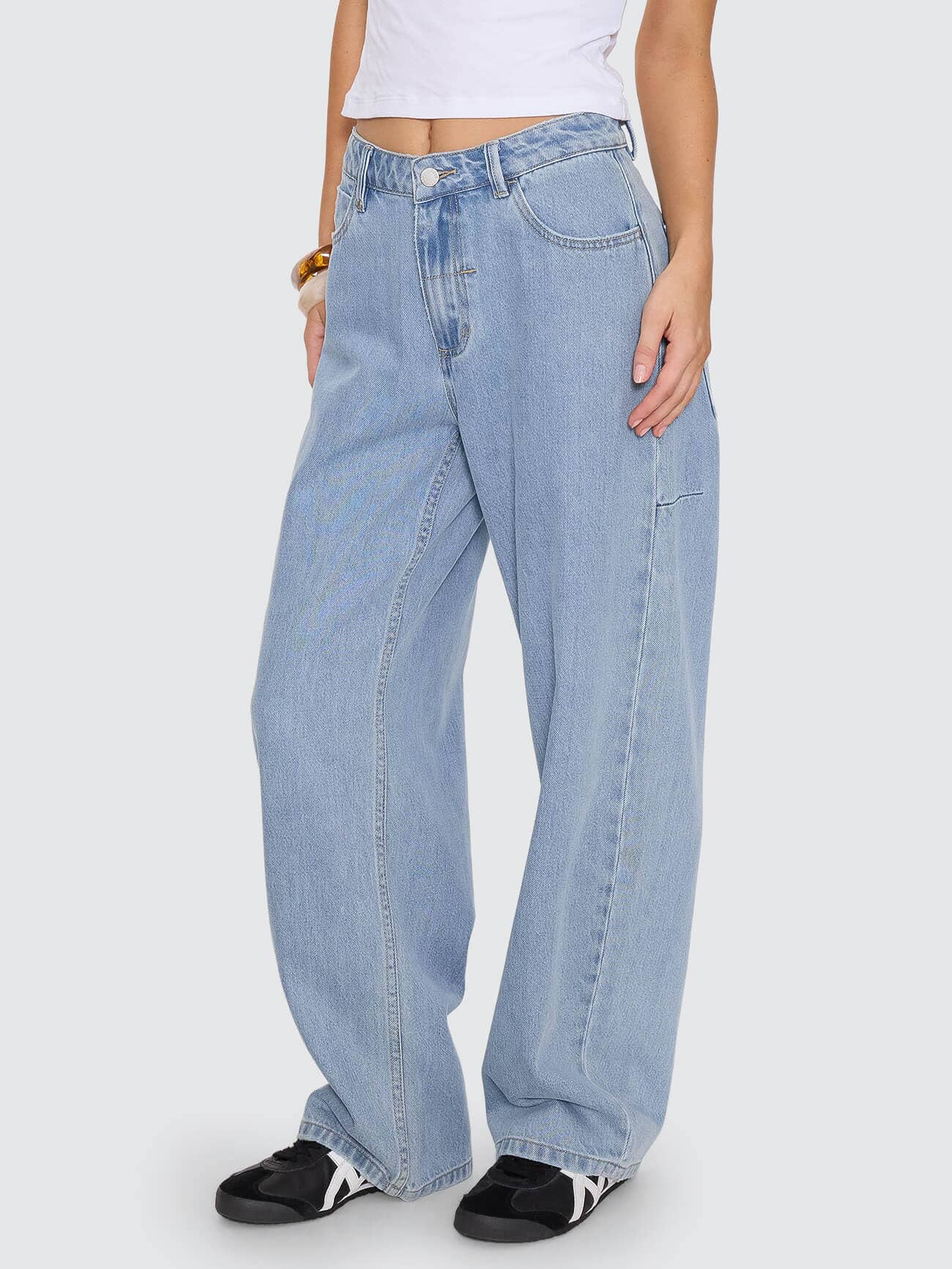 Sloane Low Rise Barrel Jean - Ageless Blue 4