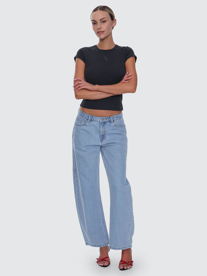 Sloane Low Rise Barrel Jean - Ageless Blue 4