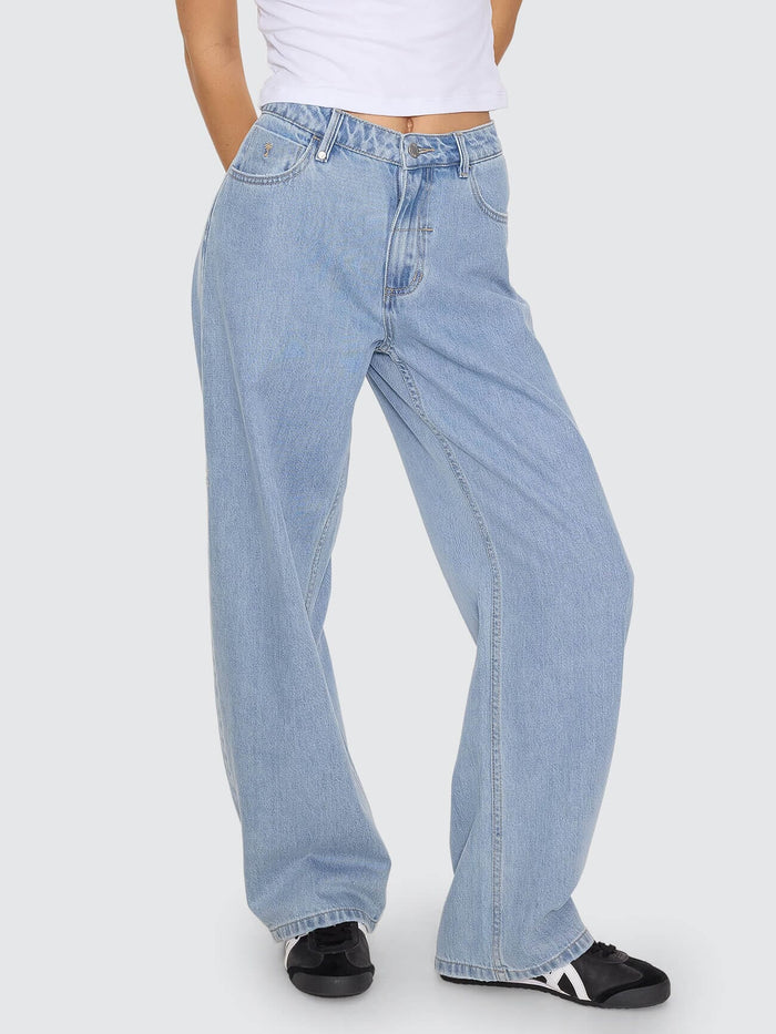 Sloane Low Rise Barrel Jean - Ageless Blue 4