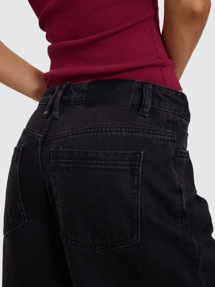 Hunter Low Rise Wide Jean - Aged Black 4
