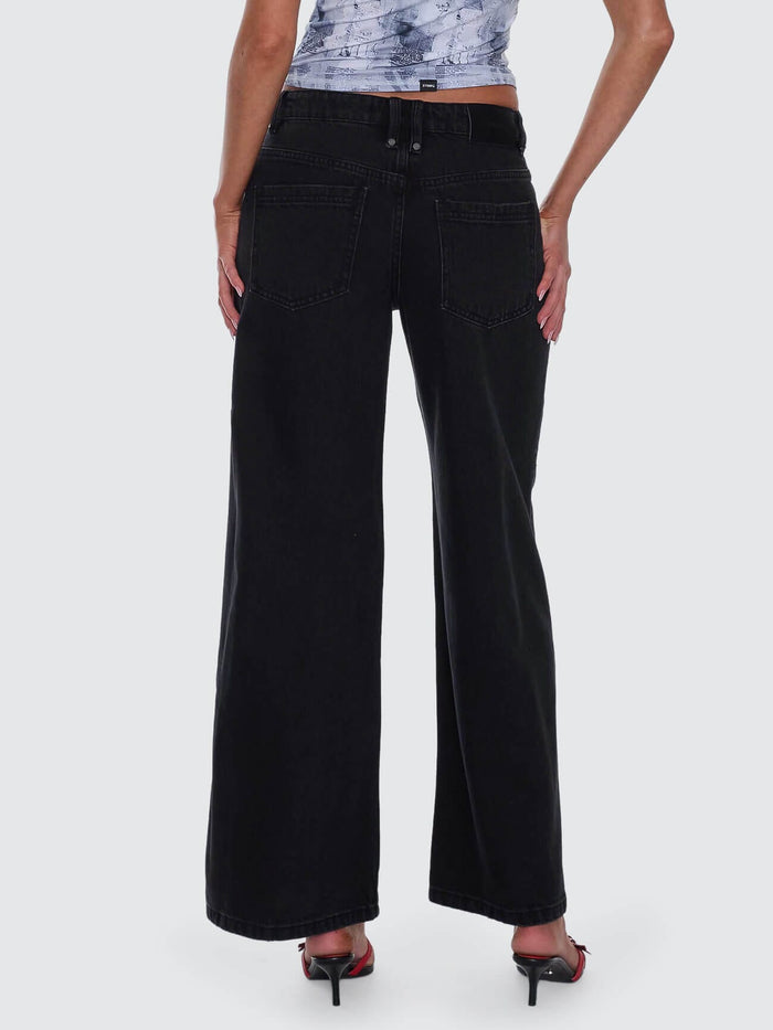 Hunter Low Rise Wide Jean - Aged Black 4