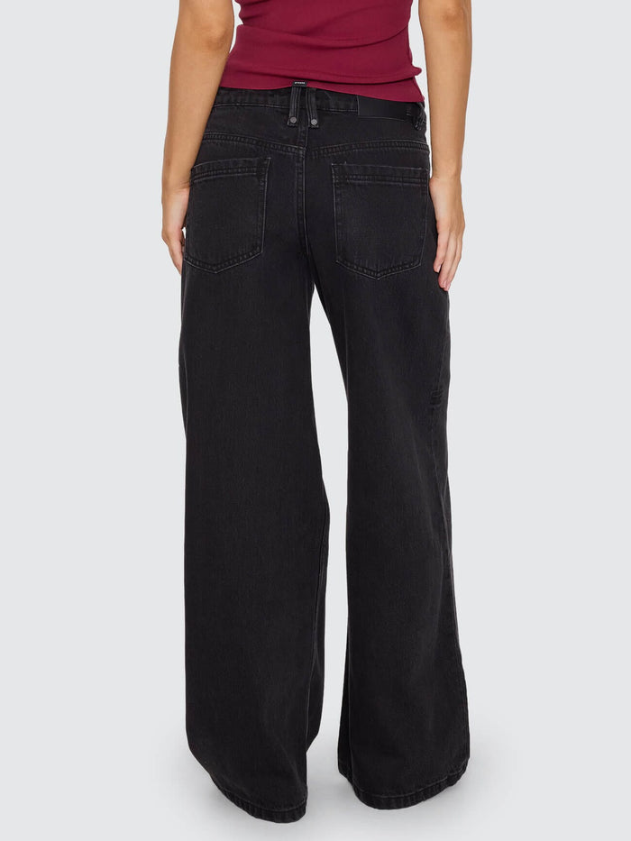 Hunter Low Rise Wide Jean - Aged Black 4