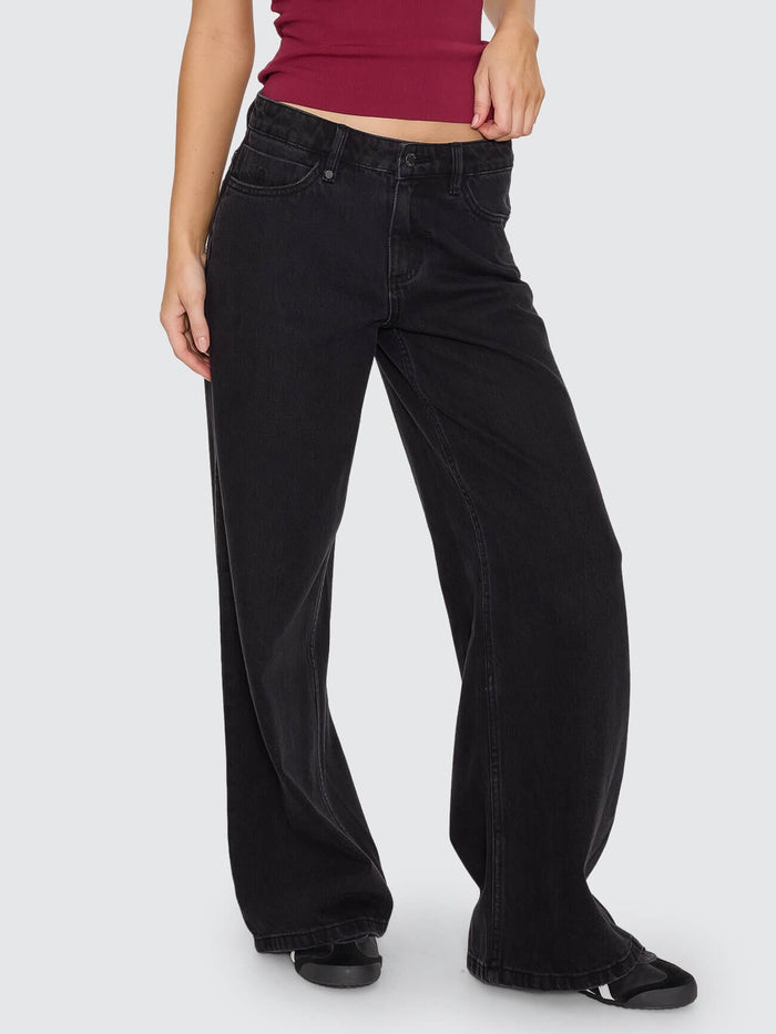 Hunter Low Rise Wide Jean - Aged Black 4