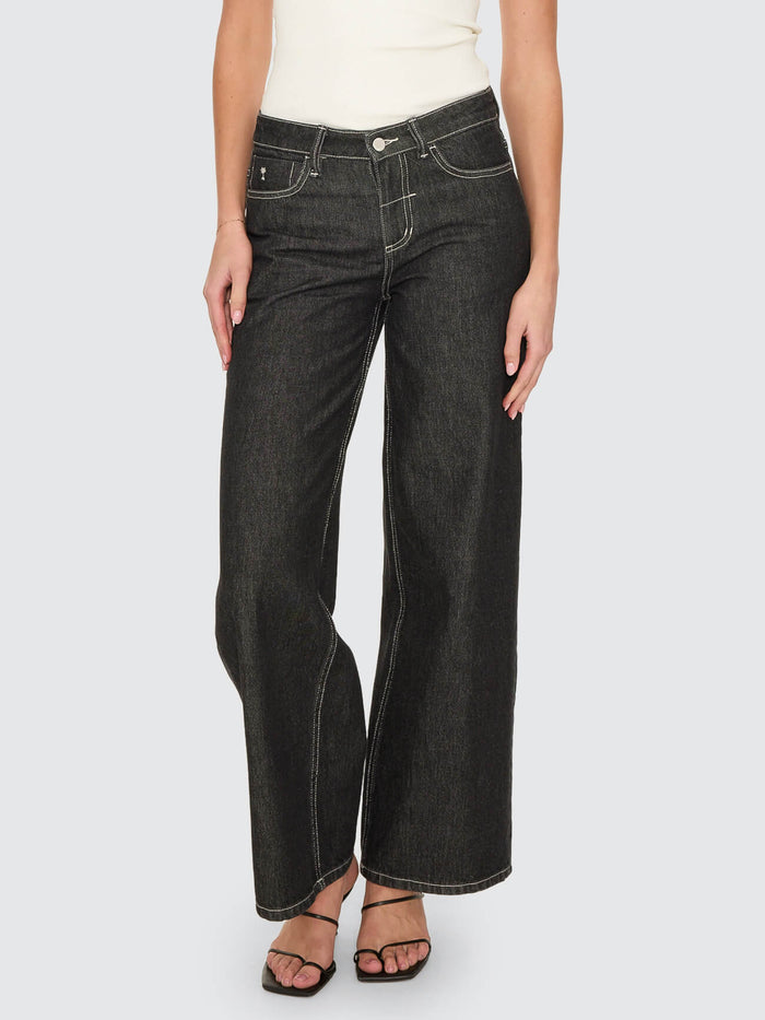 Hunter Low Rise Wide Jean - Raw Black 4