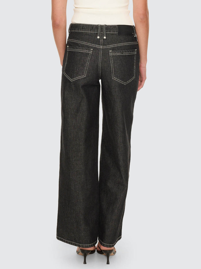 Hunter Low Rise Wide Jean - Raw Black 4