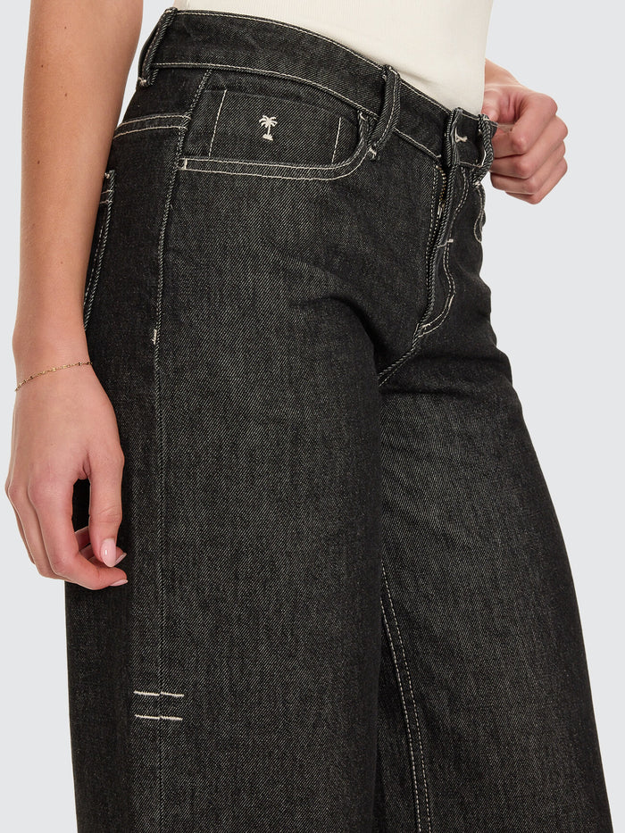Hunter Low Rise Wide Jean - Raw Black 4