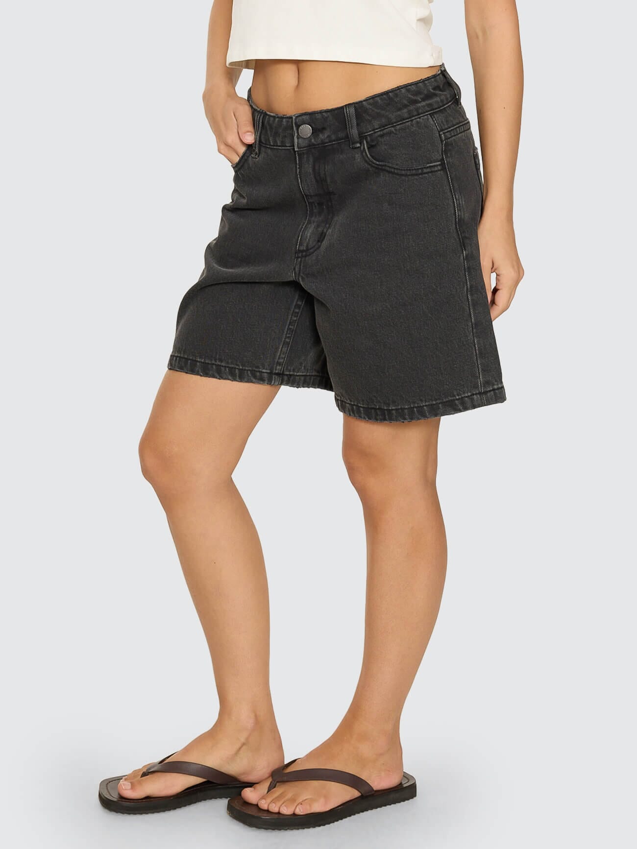 Billie Low Rise Baggy Embro Short - Ash Black 4