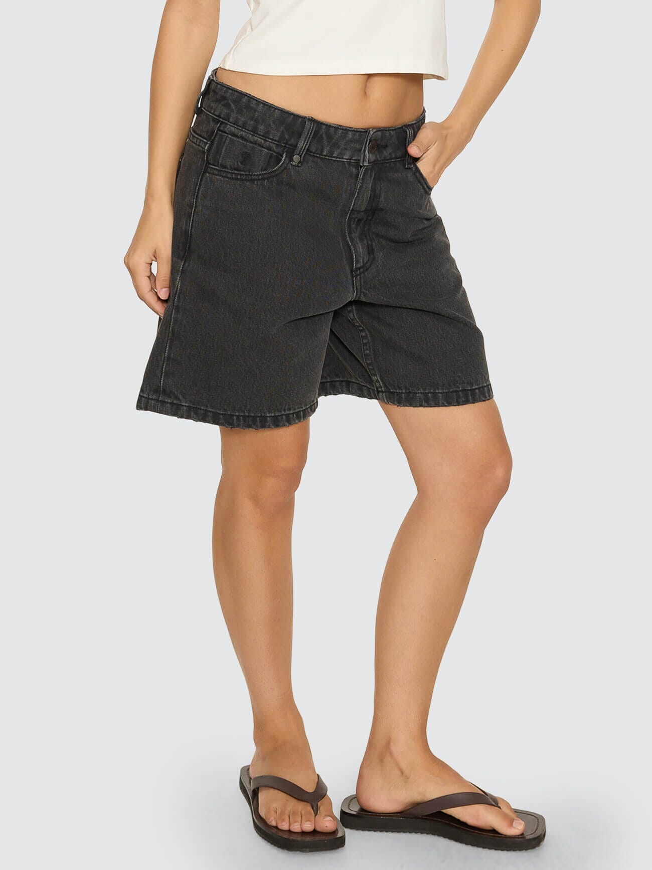 Billie Low Rise Baggy Embro Short - Ash Black 4
