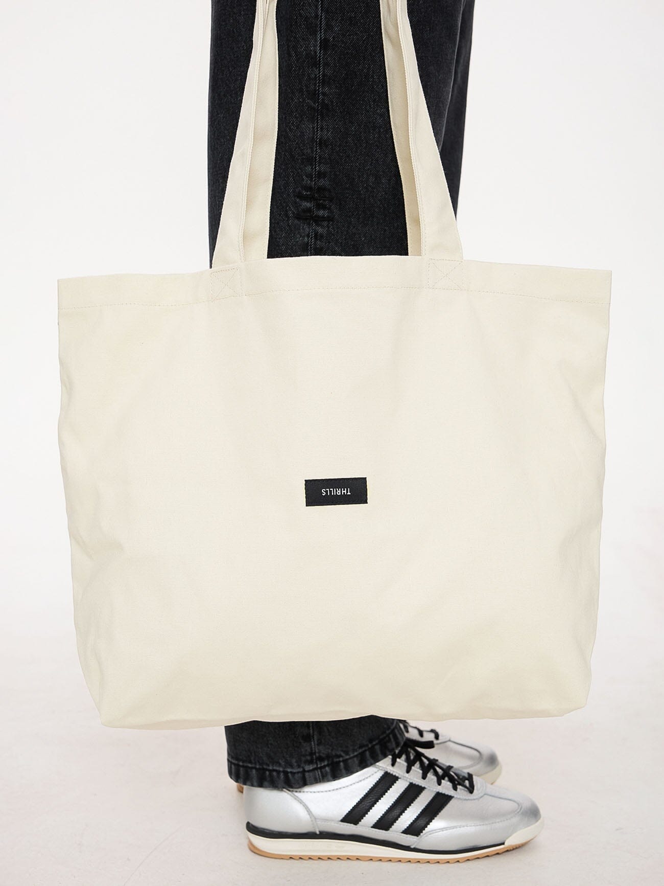Minimal Thrills Tote - Tofu