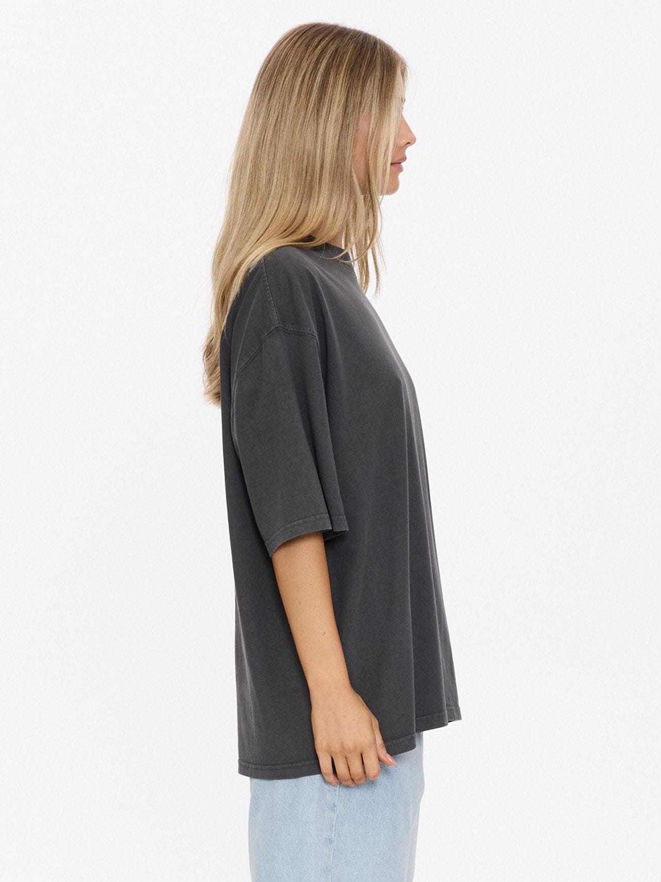 World Of Wonder Oversized Tee - Merch Black 4