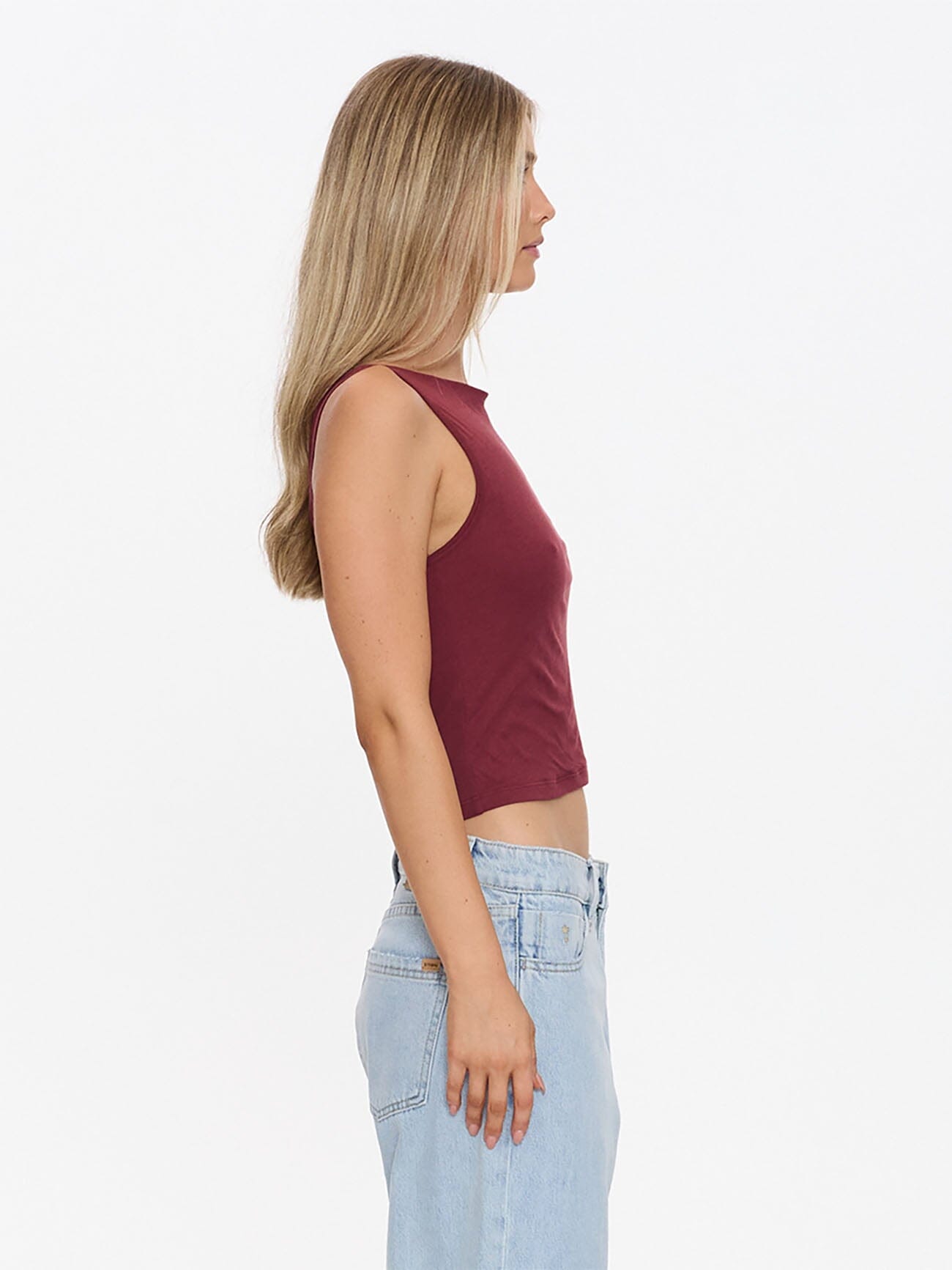 Bounty Tank - Garnet Red 4