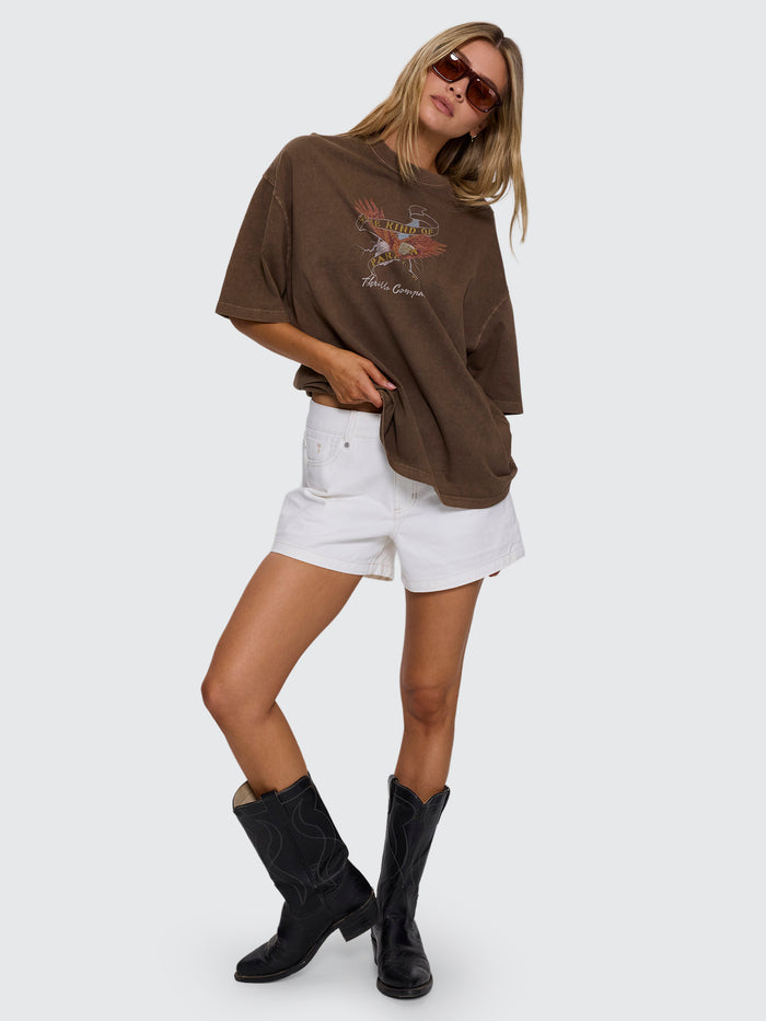Banner Of Strength Oversized Tee - Cocoa 4