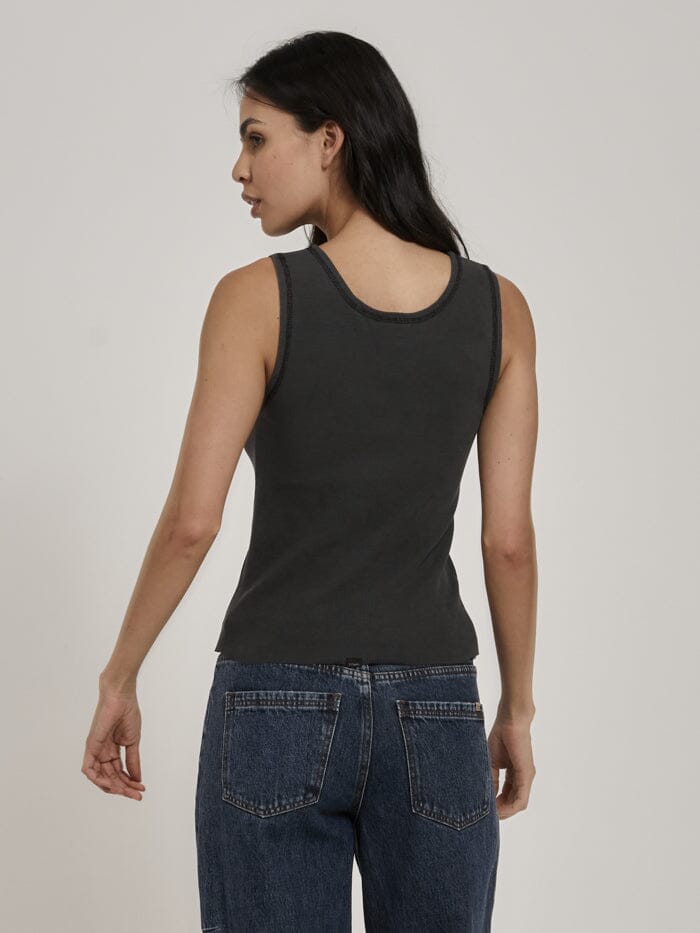 Chariot Oval Singlet - Merch Black