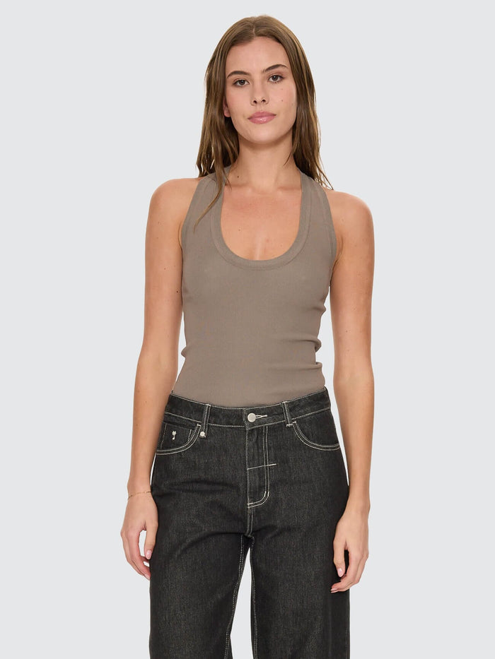 Astra V Neck Tank - Clay Smoke 4