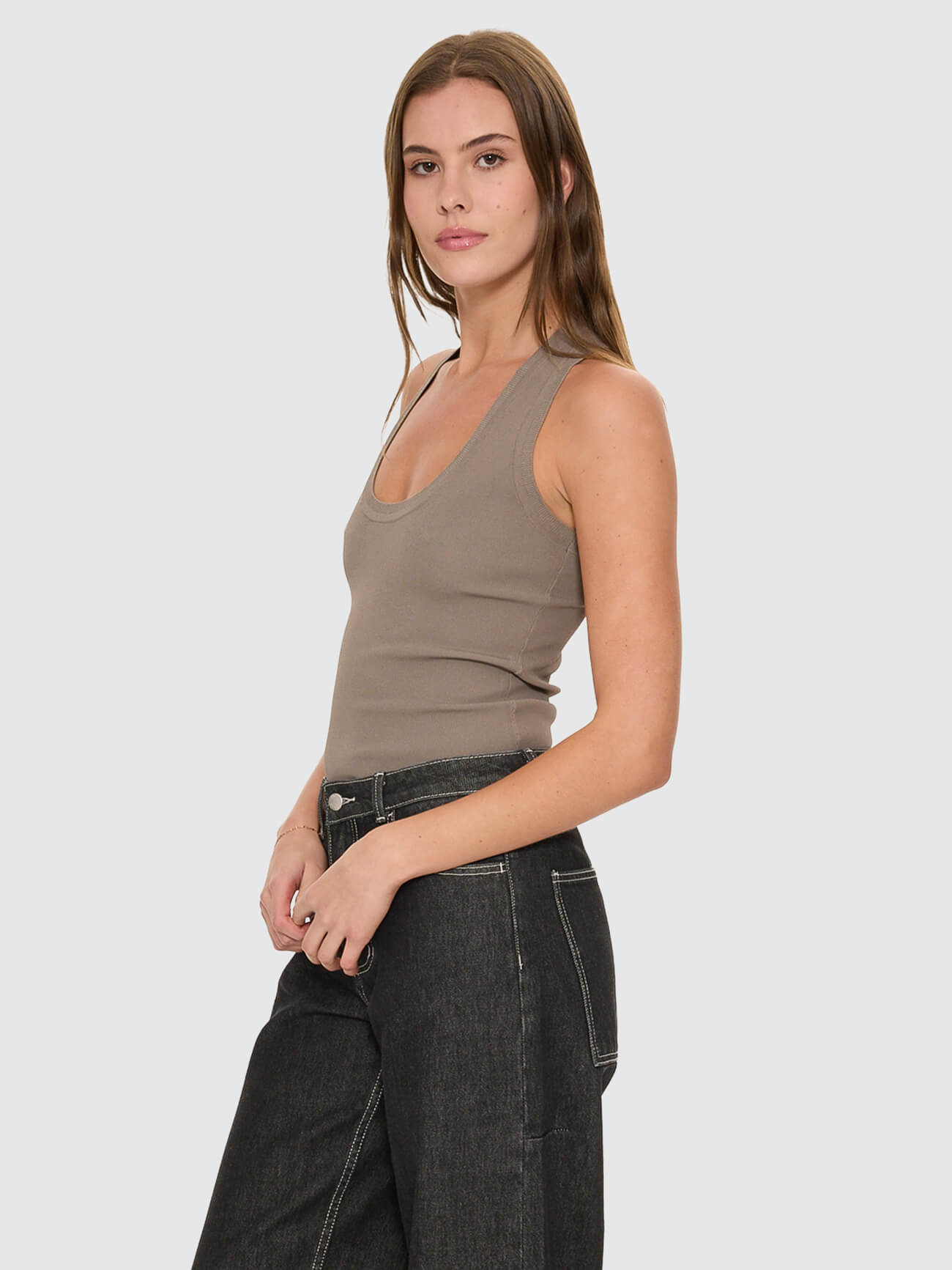 Astra V Neck Tank - Clay Smoke 4