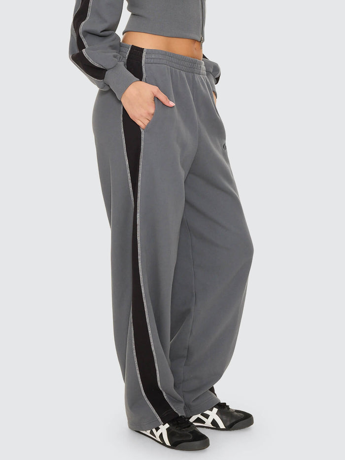 Division 011 Panelled Track Pant - Petrol 4